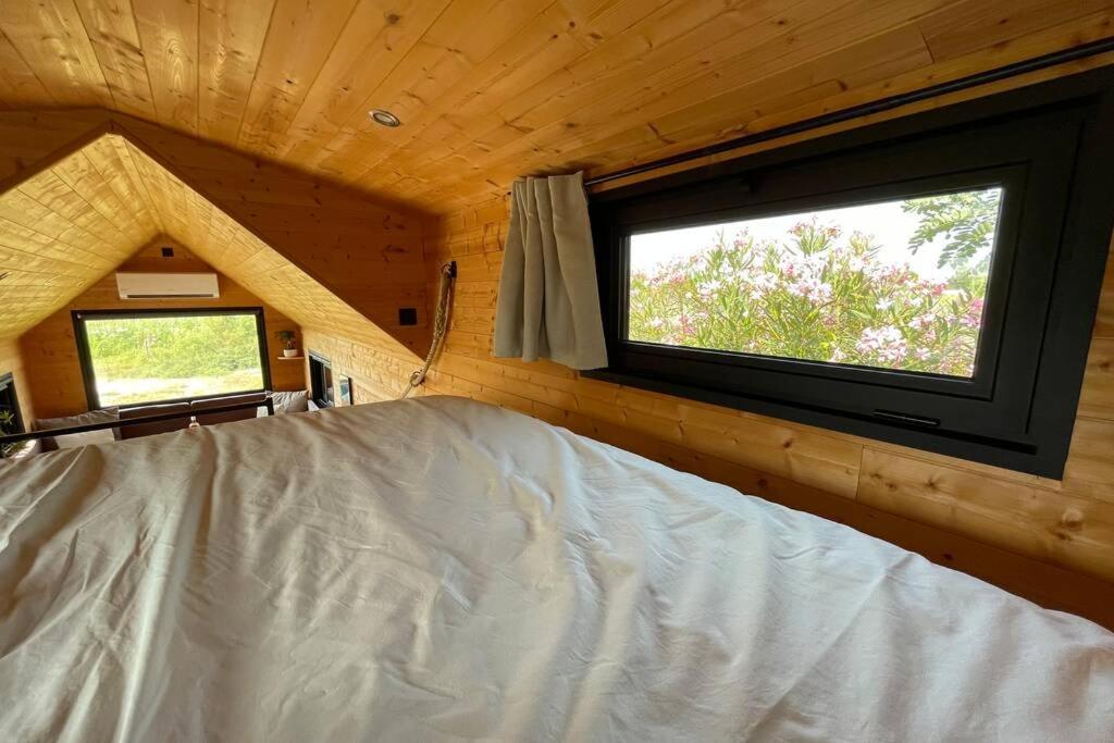 séjour insolite et écologique dans une Tiny house Aigues-Mortes Extérieur photo
