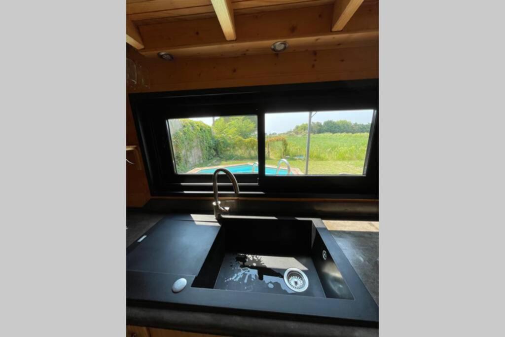 séjour insolite et écologique dans une Tiny house Aigues-Mortes Extérieur photo