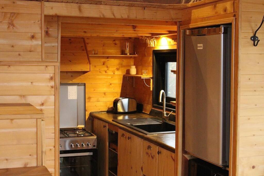 séjour insolite et écologique dans une Tiny house Aigues-Mortes Extérieur photo