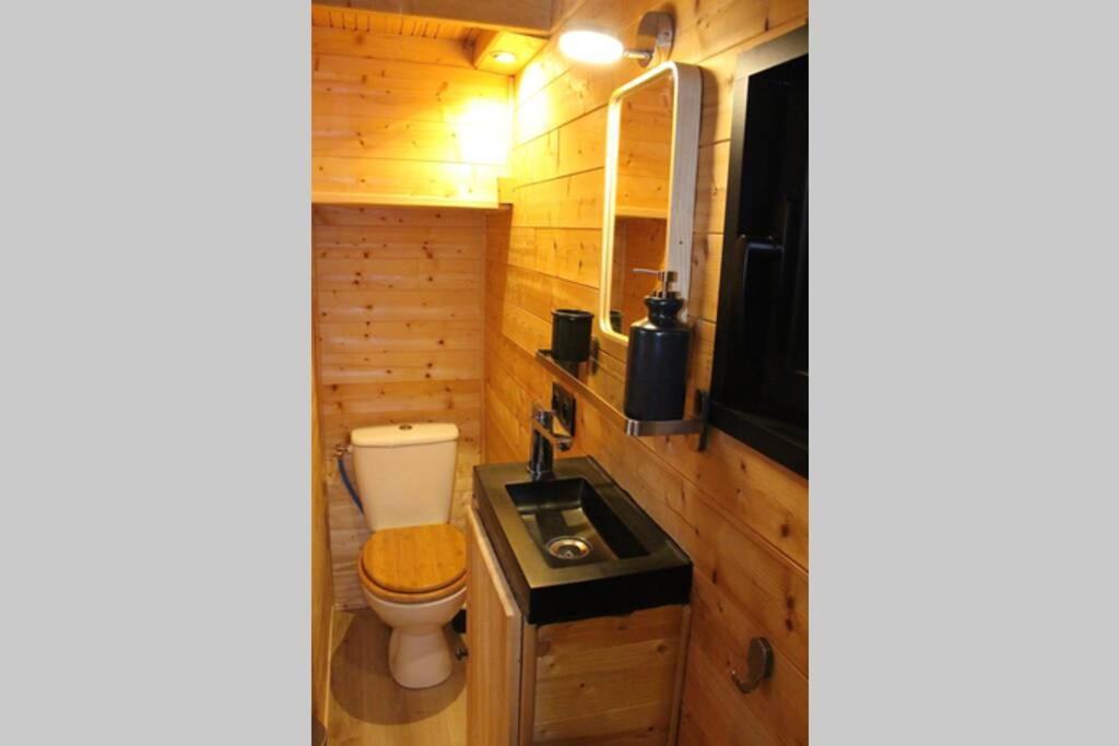 séjour insolite et écologique dans une Tiny house Aigues-Mortes Extérieur photo